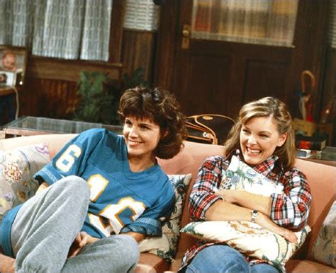  Kate & Allie: De hilarische avonturen van twee single moeders in de jaren tachtig!